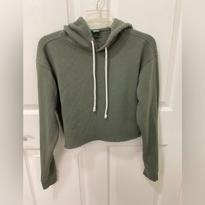 Half Top Hoodie. Khaki Green, Frayed Edge